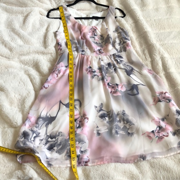 Le Château dress - Picture 7 of 10